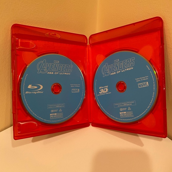 Avengers Age of Ultron Blu-Ray and Blue-Ray 3D disks - Picture 2 of 3